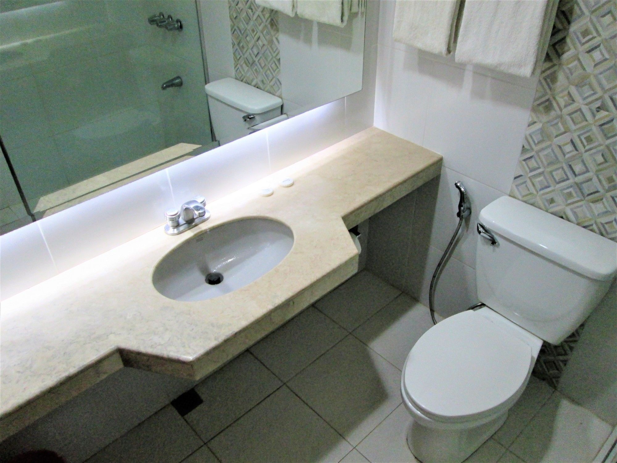 Grand City Hotel Inc. Cagayan de Oro Buitenkant foto